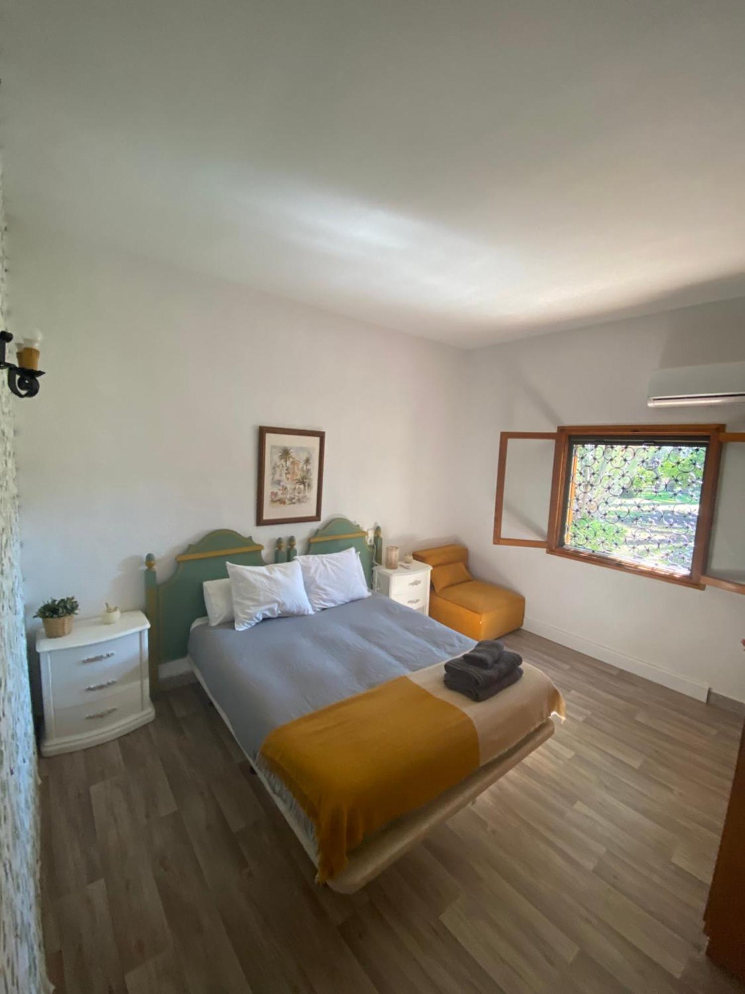 Pink Lemon House Bed & Breakfast Elche Exterior photo