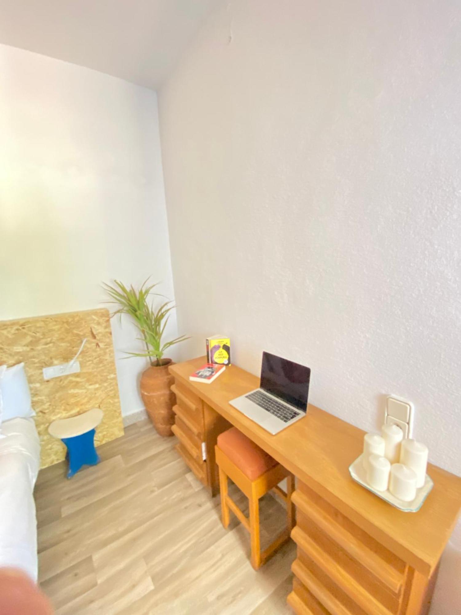 Pink Lemon House Bed & Breakfast Elche Exterior photo