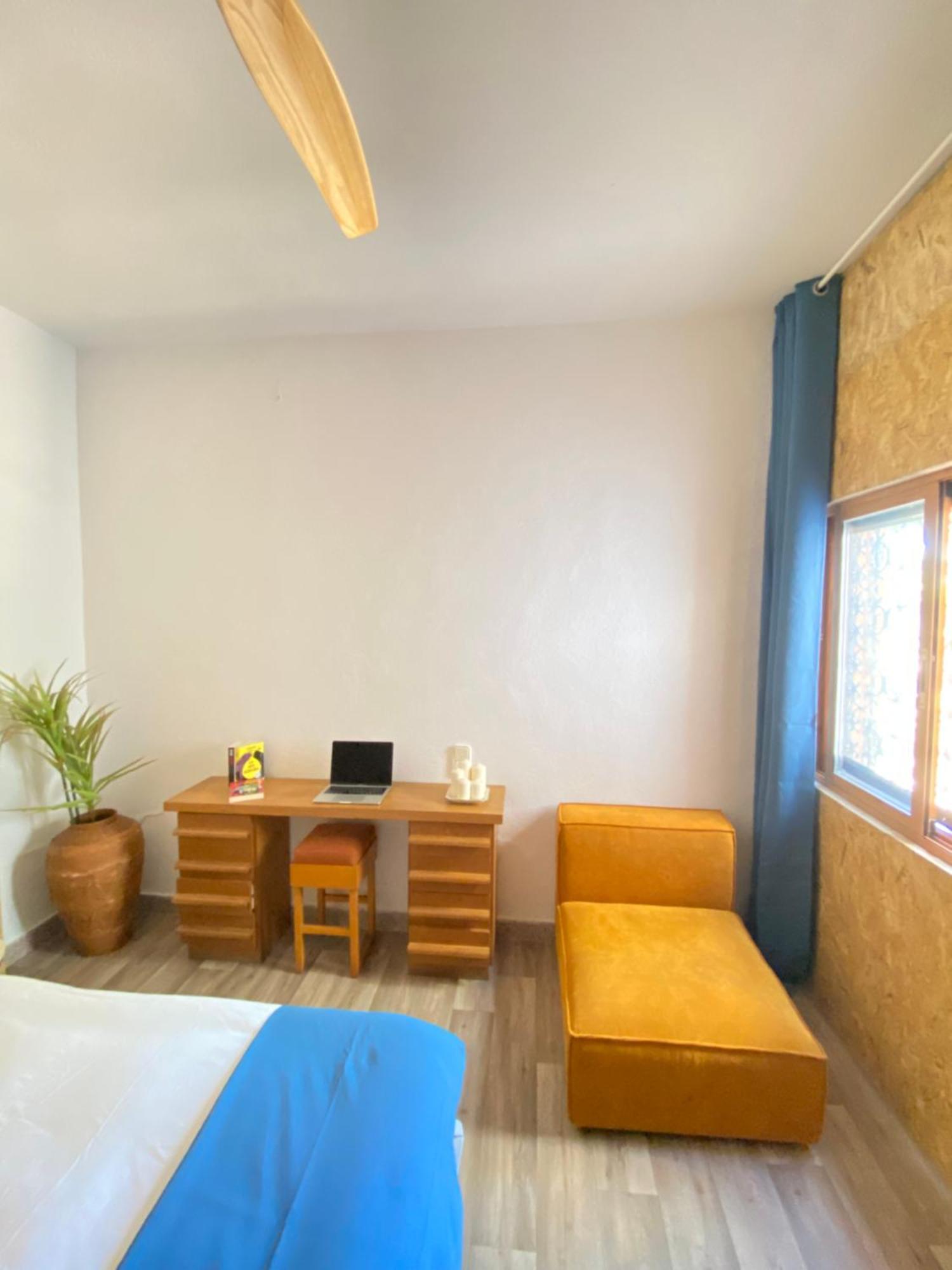 Pink Lemon House Bed & Breakfast Elche Exterior photo